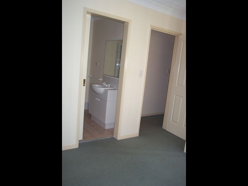 8/57 Mitre Street, St Lucia QLD 4067