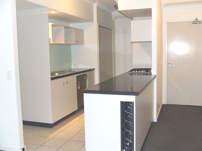 18/8-12 Belgrave Road, Indooroopilly QLD 4068