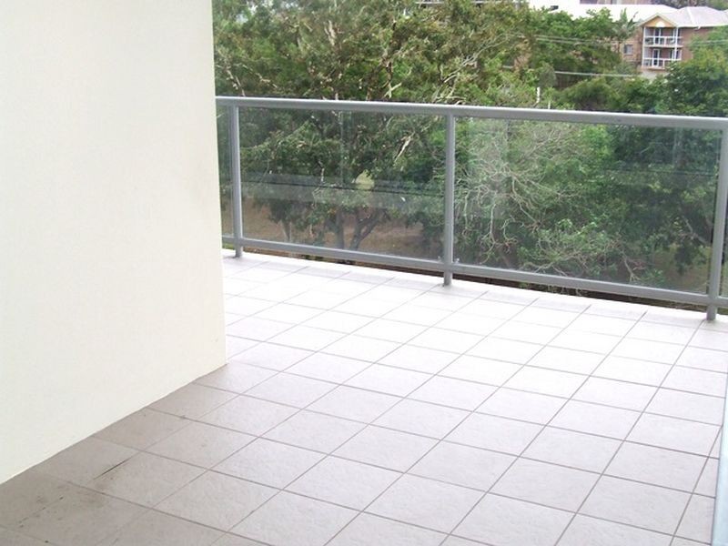 18/8-12 Belgrave Road, Indooroopilly QLD 4068