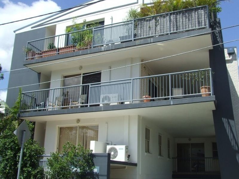 2/9 Railway Avenue, Indooroopilly QLD 4068