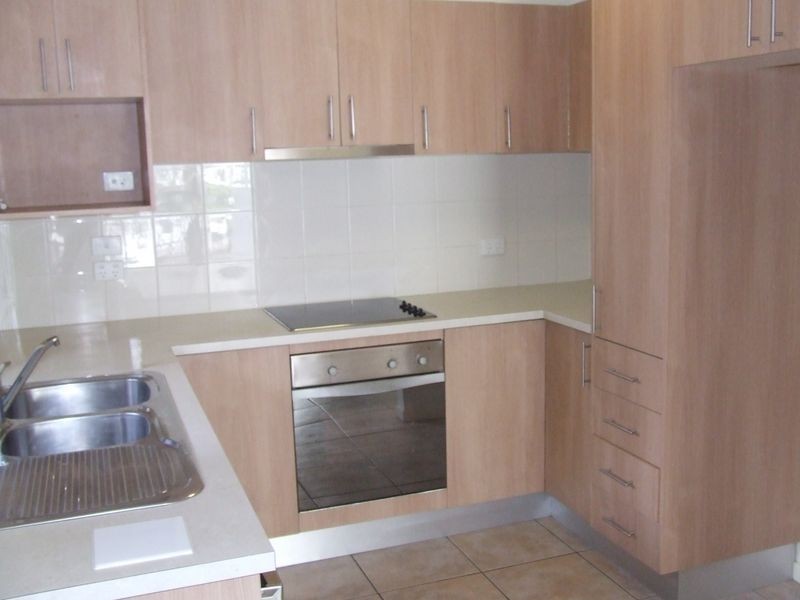 2/9 Railway Avenue, Indooroopilly QLD 4068