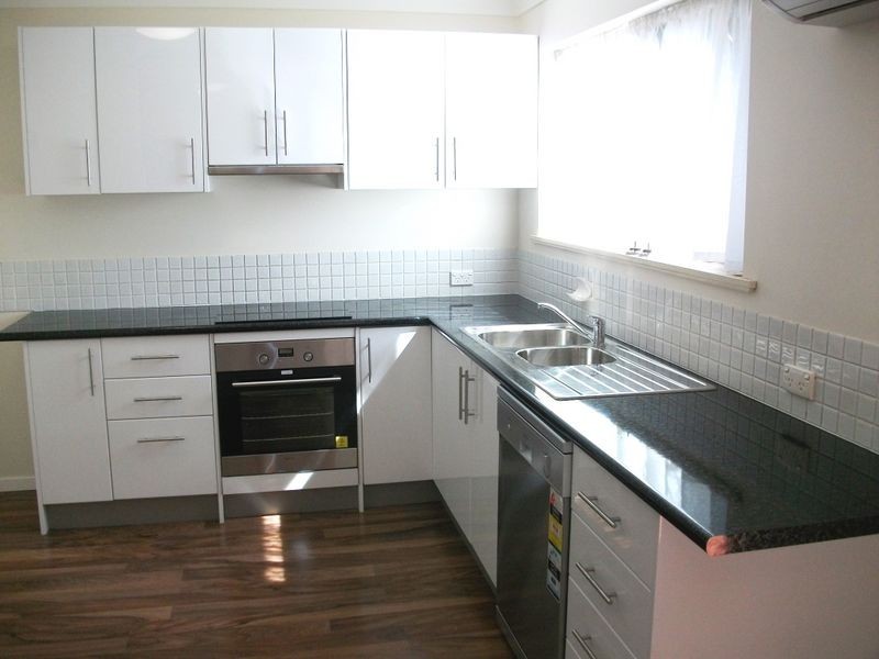 2/16 Armadale Street, St Lucia QLD 4067