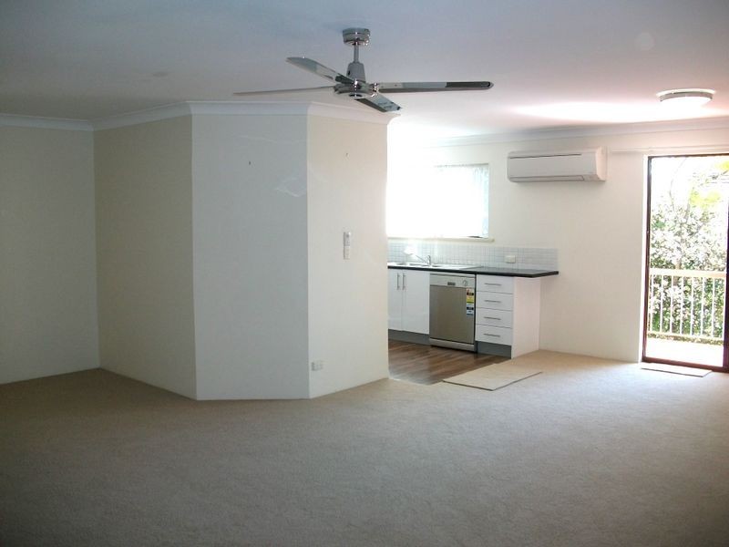 2/16 Armadale Street, St Lucia QLD 4067