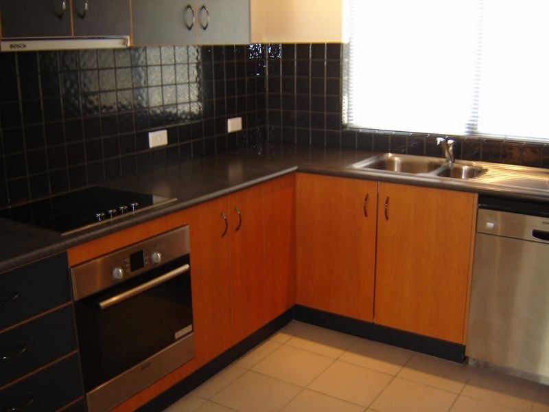 2/57 Sanford Street, St Lucia QLD 4067