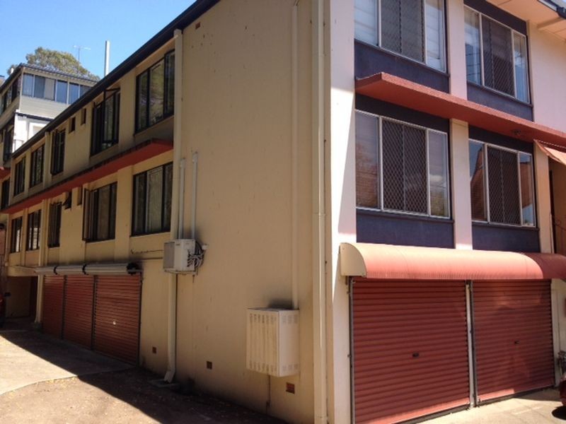 3/75 Sir Fred Schonell Drive, St Lucia QLD 4067