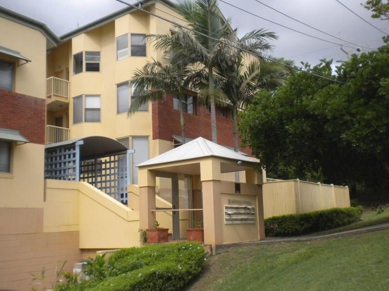 2/15 Clarence Road, Indooroopilly QLD 4068