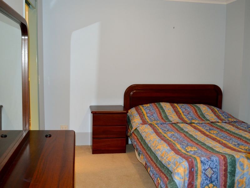 2/15 Clarence Road, Indooroopilly QLD 4068