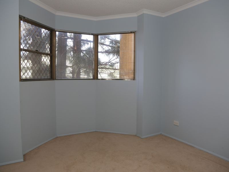 2/15 Clarence Road, Indooroopilly QLD 4068