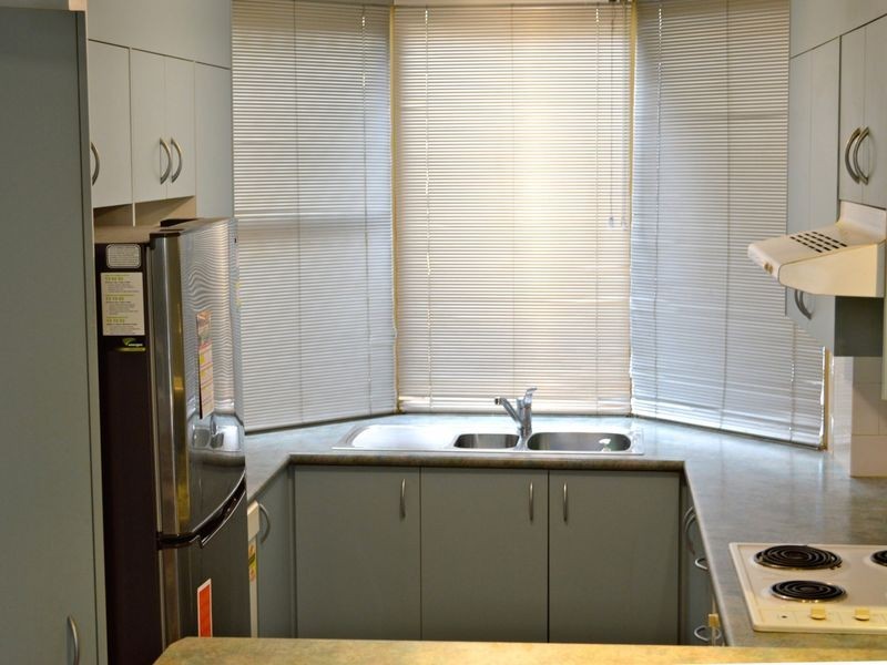 2/15 Clarence Road, Indooroopilly QLD 4068