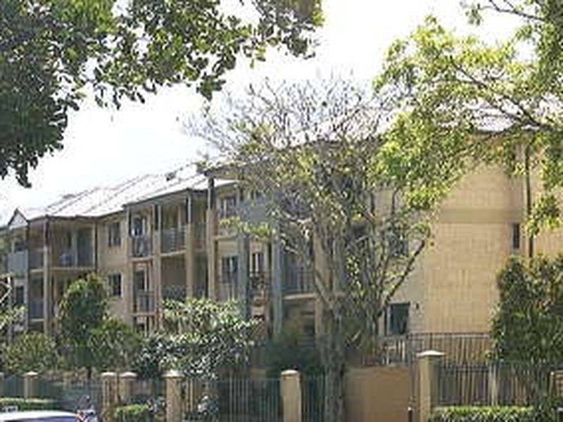 24/300 Sir Fred Schonell Drive, St Lucia QLD 4067