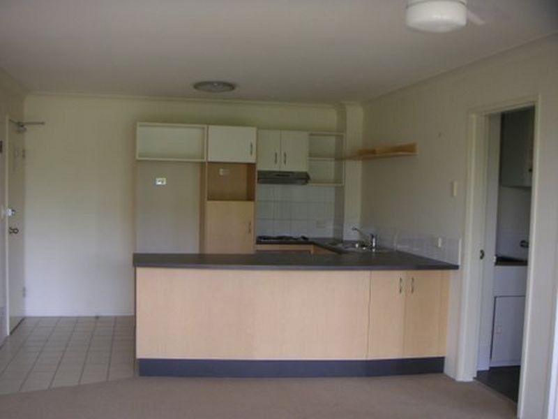 24/300 Sir Fred Schonell Drive, St Lucia QLD 4067