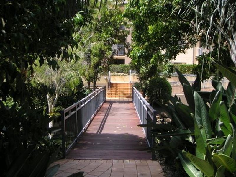 24/300 Sir Fred Schonell Drive, St Lucia QLD 4067