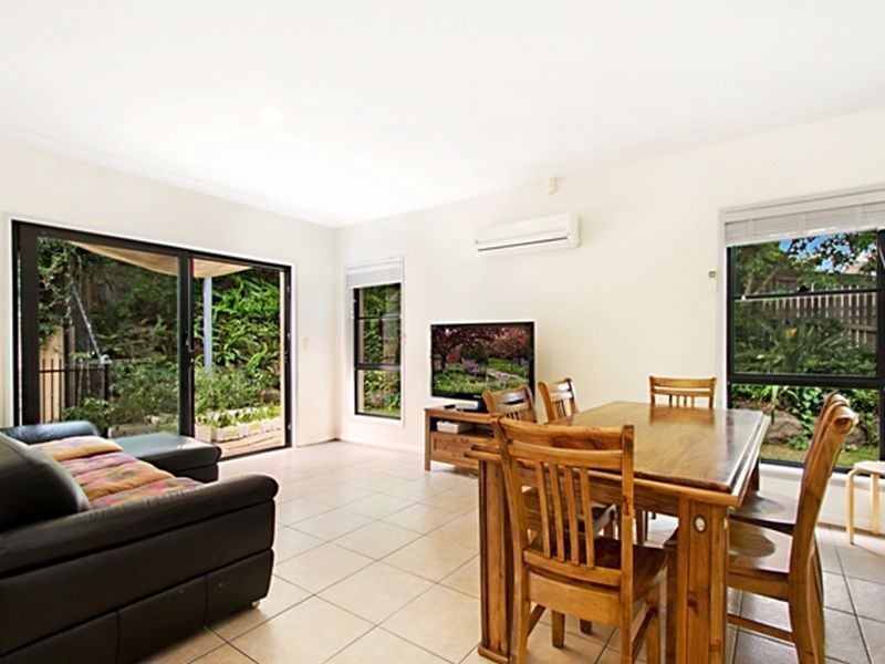 2 Evergreen Close, Kenmore QLD 4069