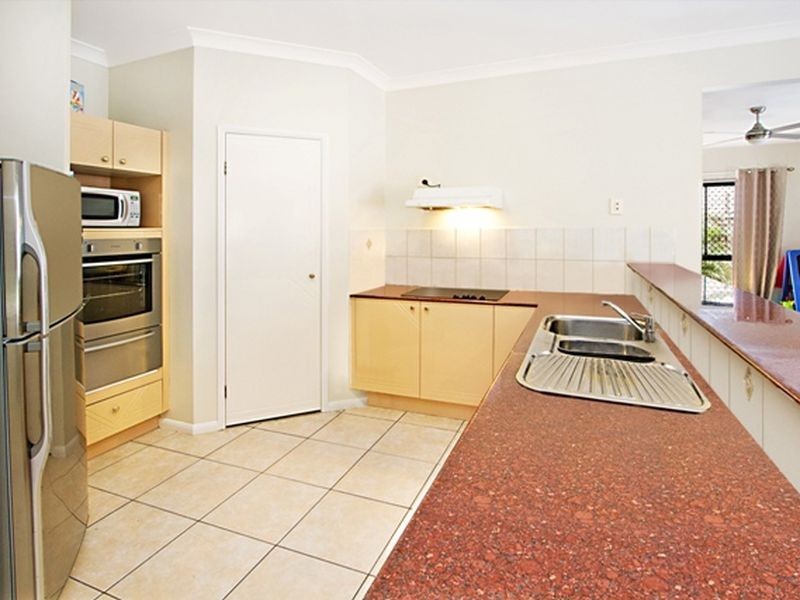 2 Evergreen Close, Kenmore QLD 4069