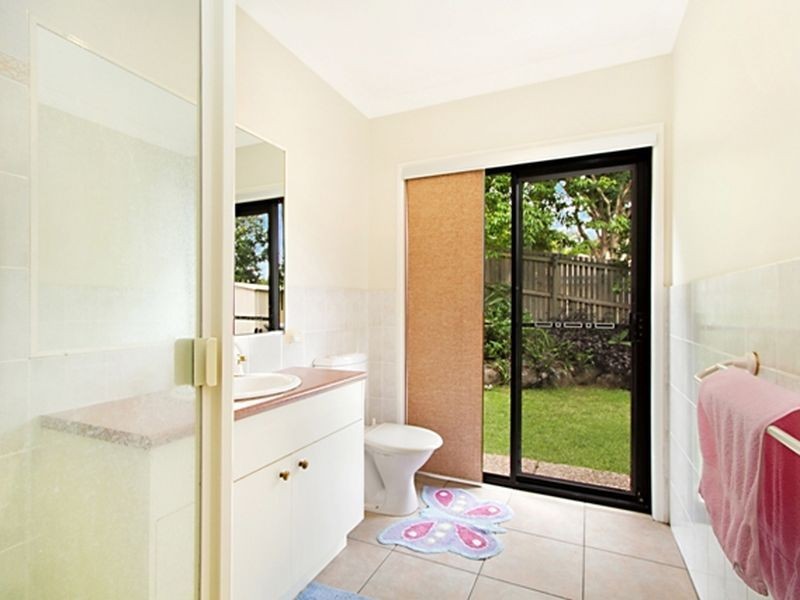 2 Evergreen Close, Kenmore QLD 4069