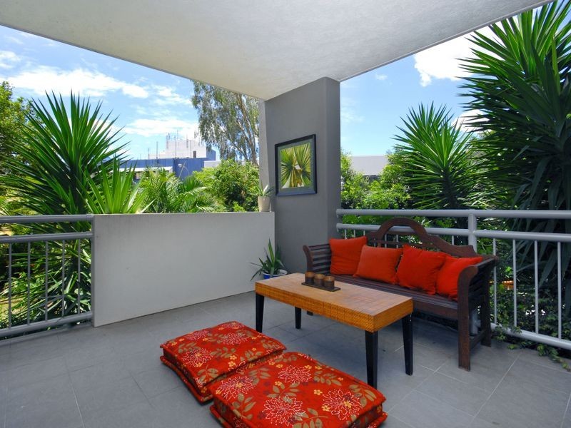 3/36 Holland Street, Toowong QLD 4066
