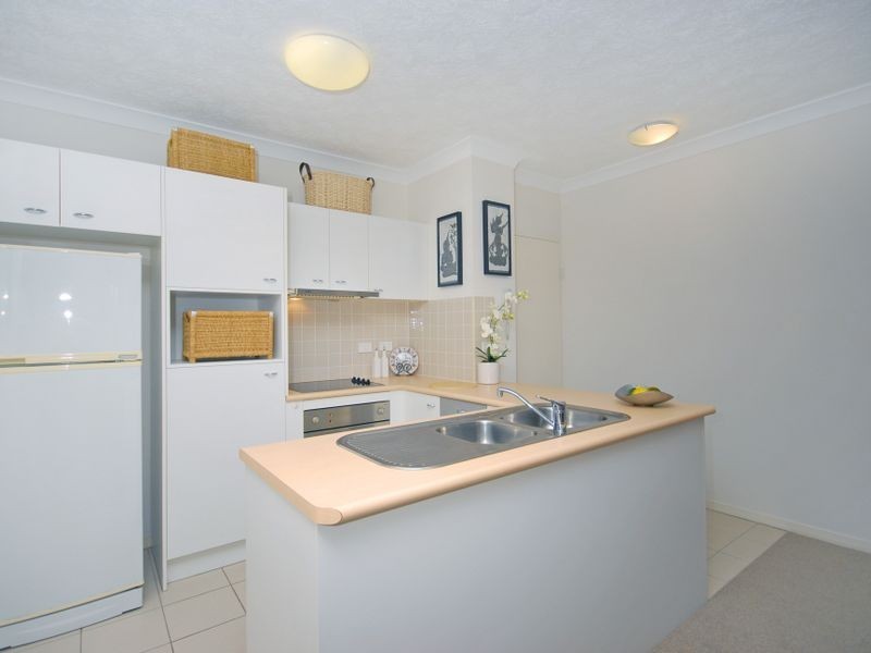 3/36 Holland Street, Toowong QLD 4066