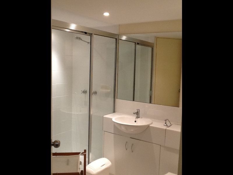 1/212 Sir Fred Schonell Drive, St Lucia QLD 4067