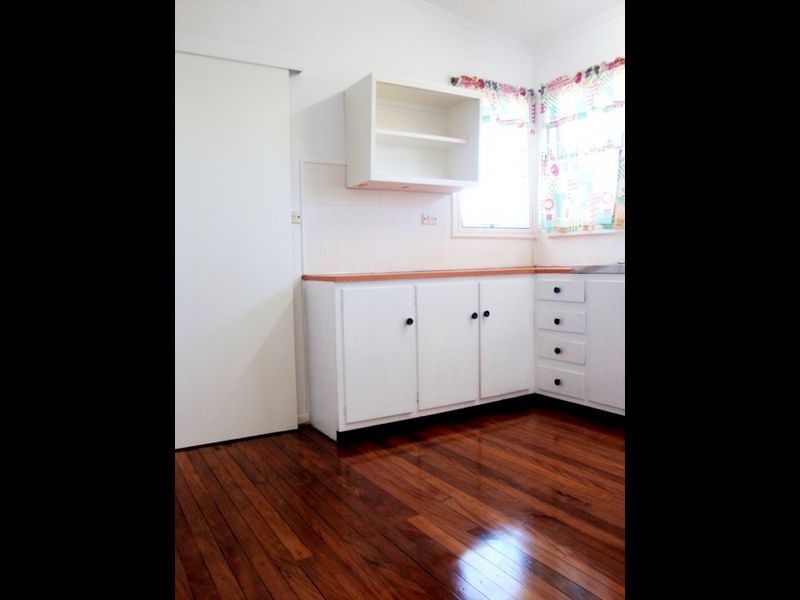 2 Wiseman Street, Kenmore QLD 4069