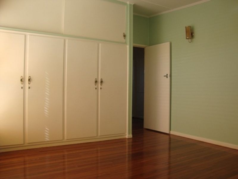 2 Wiseman Street, Kenmore QLD 4069