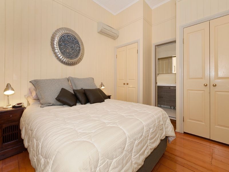 28 Coronation Street, Bardon QLD 4065