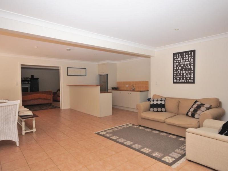 2 Ruth Miller Close, Fig Tree Pocket QLD 4069