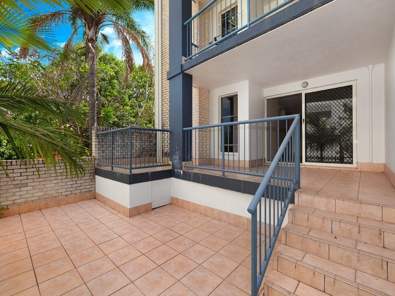 2/9 Railway Avenue, Indooroopilly QLD 4068