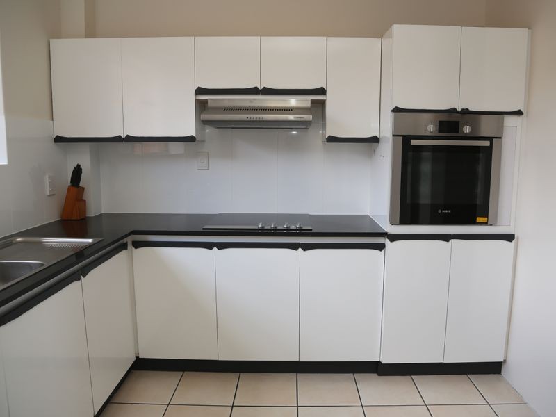 6/179 Sir Fred Schonell Drive, St Lucia QLD 4067