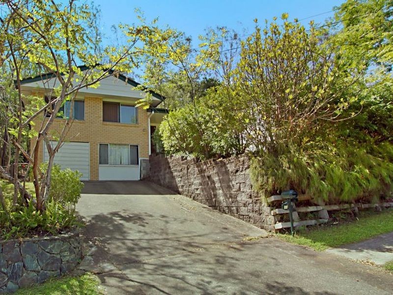 11 Fallbrook Street, Kenmore QLD 4069