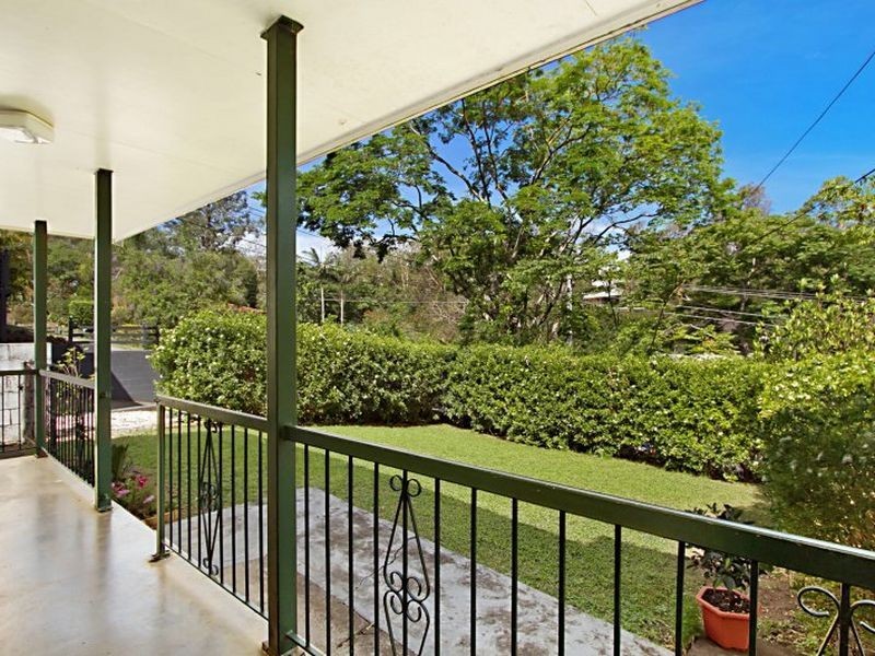 11 Fallbrook Street, Kenmore QLD 4069