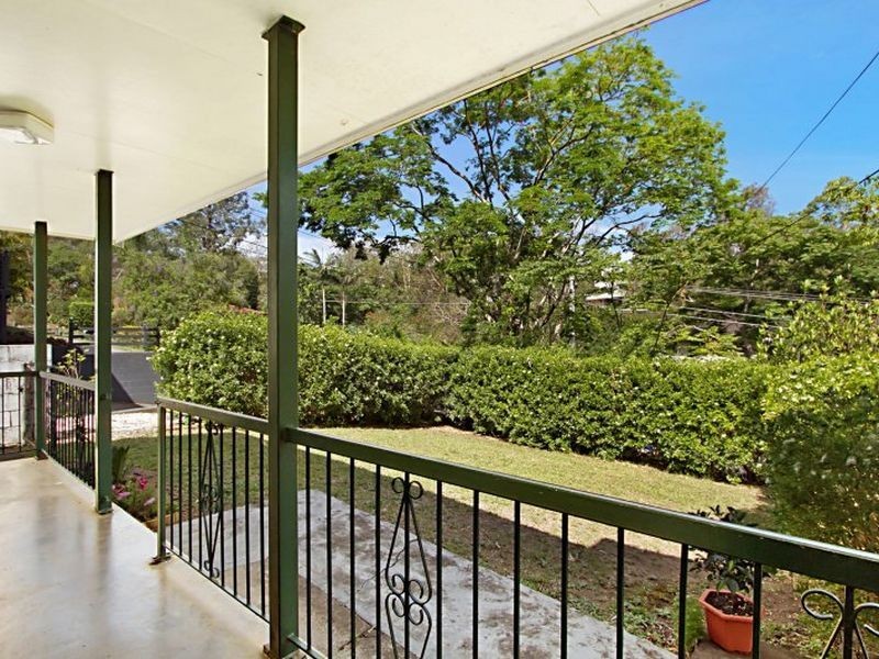 11 Fallbrook Street, Kenmore QLD 4069