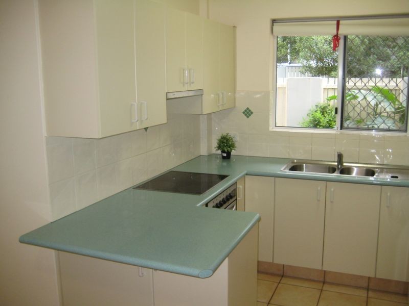8/57 Mitre Street, St Lucia QLD 4067