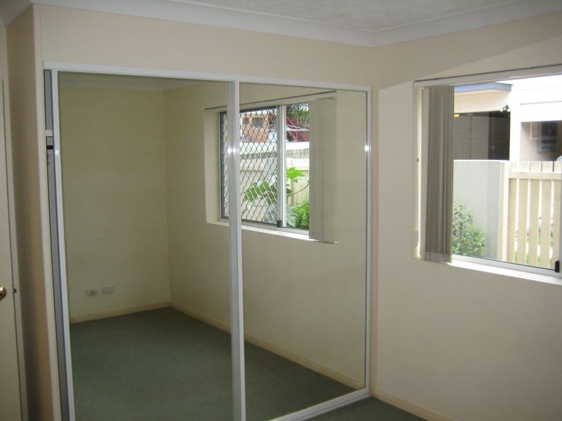 8/57 Mitre Street, St Lucia QLD 4067