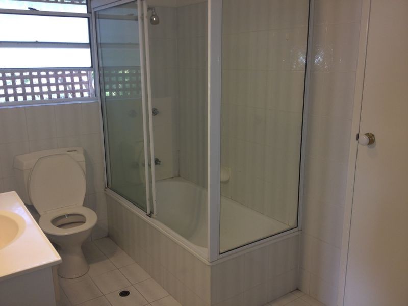 1/116 Sir Fred Schonell Drive, St Lucia QLD 4067