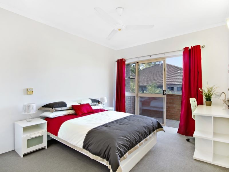 8/8 Carr Street, St Lucia QLD 4067