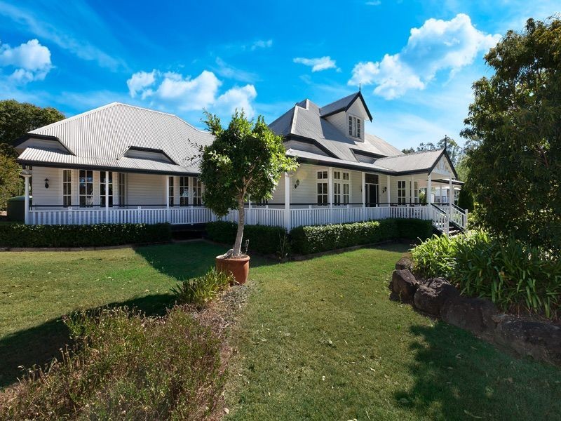 10 Upper Brookfield Road, Brookfield QLD 4069