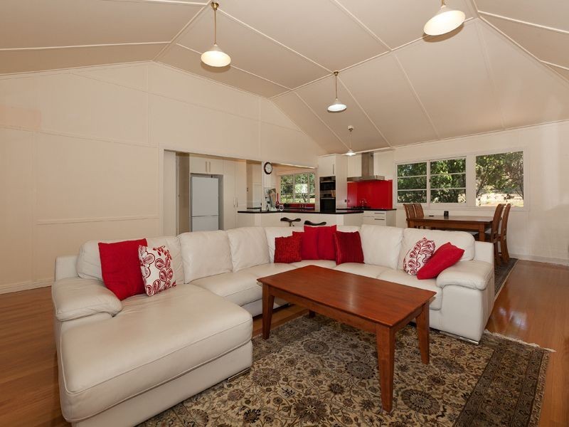 10 Upper Brookfield Road, Brookfield QLD 4069