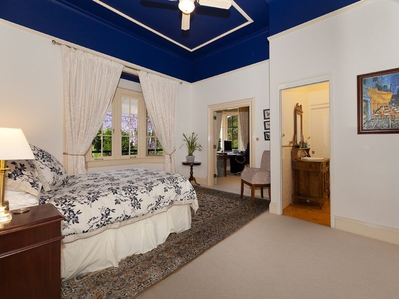 10 Upper Brookfield Road, Brookfield QLD 4069