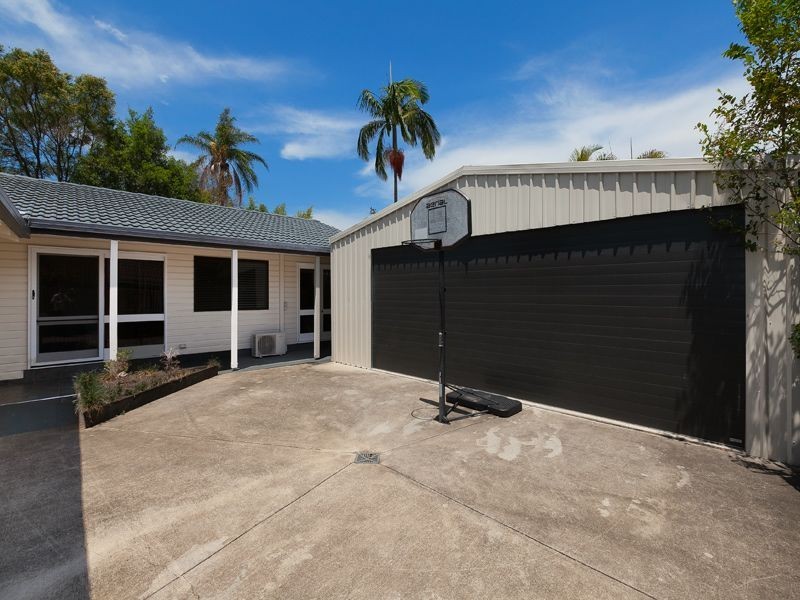 17 Moorfield Street, Fig Tree Pocket QLD 4069
