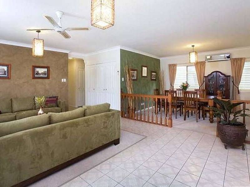 18 Mossman Street, Taringa QLD 4068