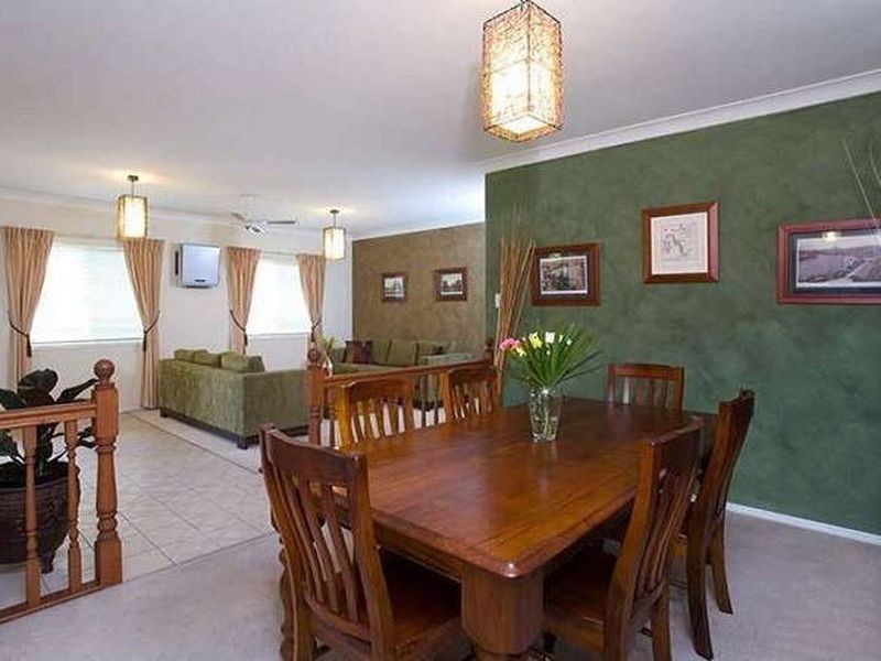 18 Mossman Street, Taringa QLD 4068