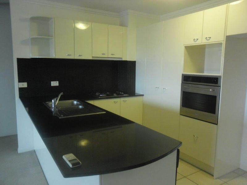 24/11 Grosvenor Road, Indooroopilly QLD 4068