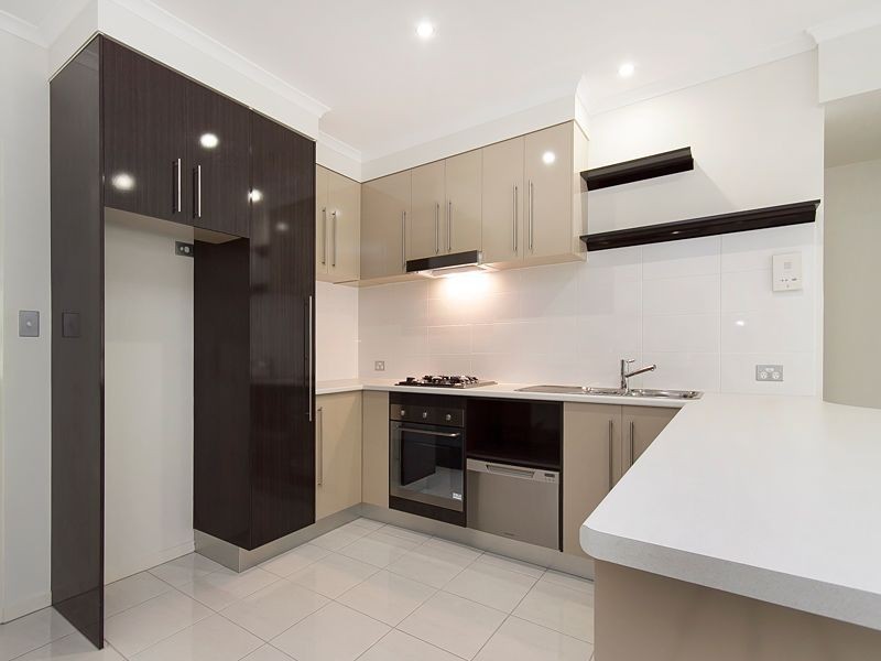 4/119 Macquarie Street, St Lucia QLD 4067