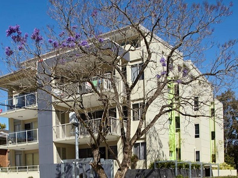 4/119 Macquarie Street, St Lucia QLD 4067