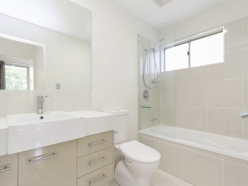 4/119 Macquarie Street, St Lucia QLD 4067