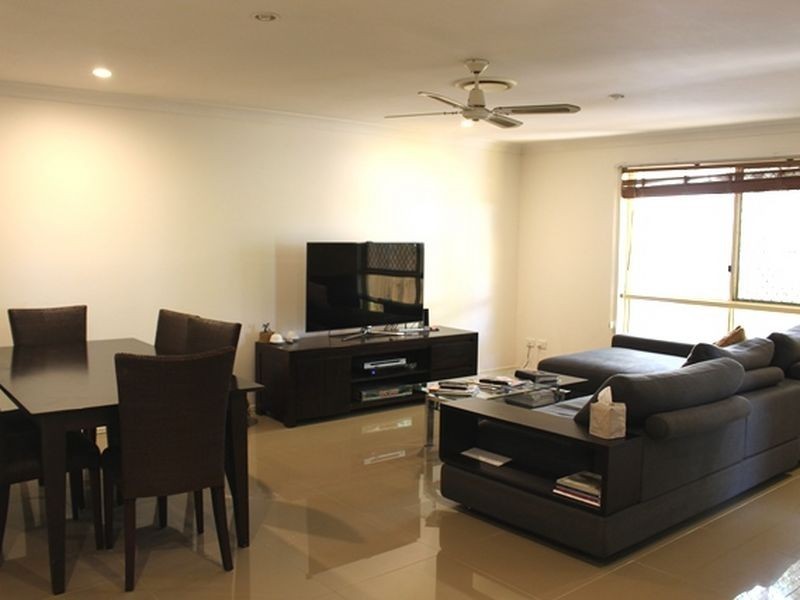 1/73 Clarence Road, Indooroopilly QLD 4068