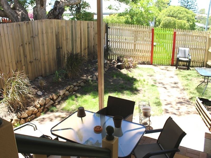 1/73 Clarence Road, Indooroopilly QLD 4068