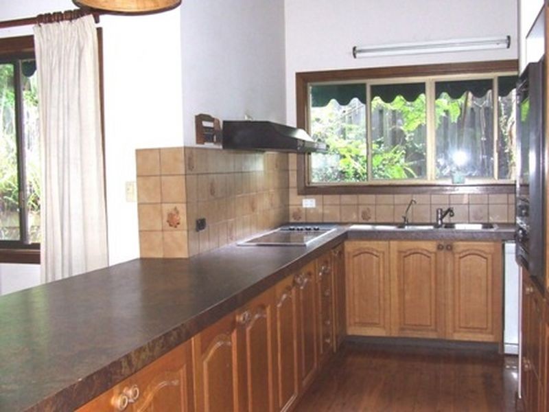 38 Tucker Street, Chapel Hill QLD 4069