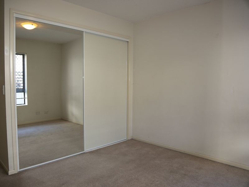 28/7 Landsborough Terrace, Toowong QLD 4066