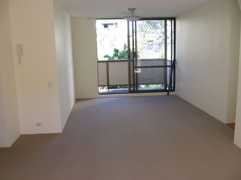 11/9 Land Street, Toowong QLD 4066